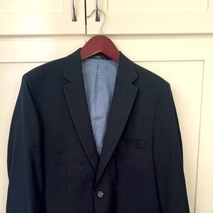 Navy Blazer 42R. Tailored fit. Haggar “in motion” travel blazer